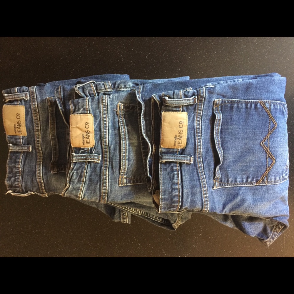 MENS WRANGLER THREE PAIR OF JEANS